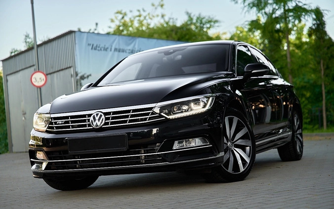 Volkswagen Passat cena 79800 przebieg: 171400, rok produkcji 2019 z Suchowola małe 742